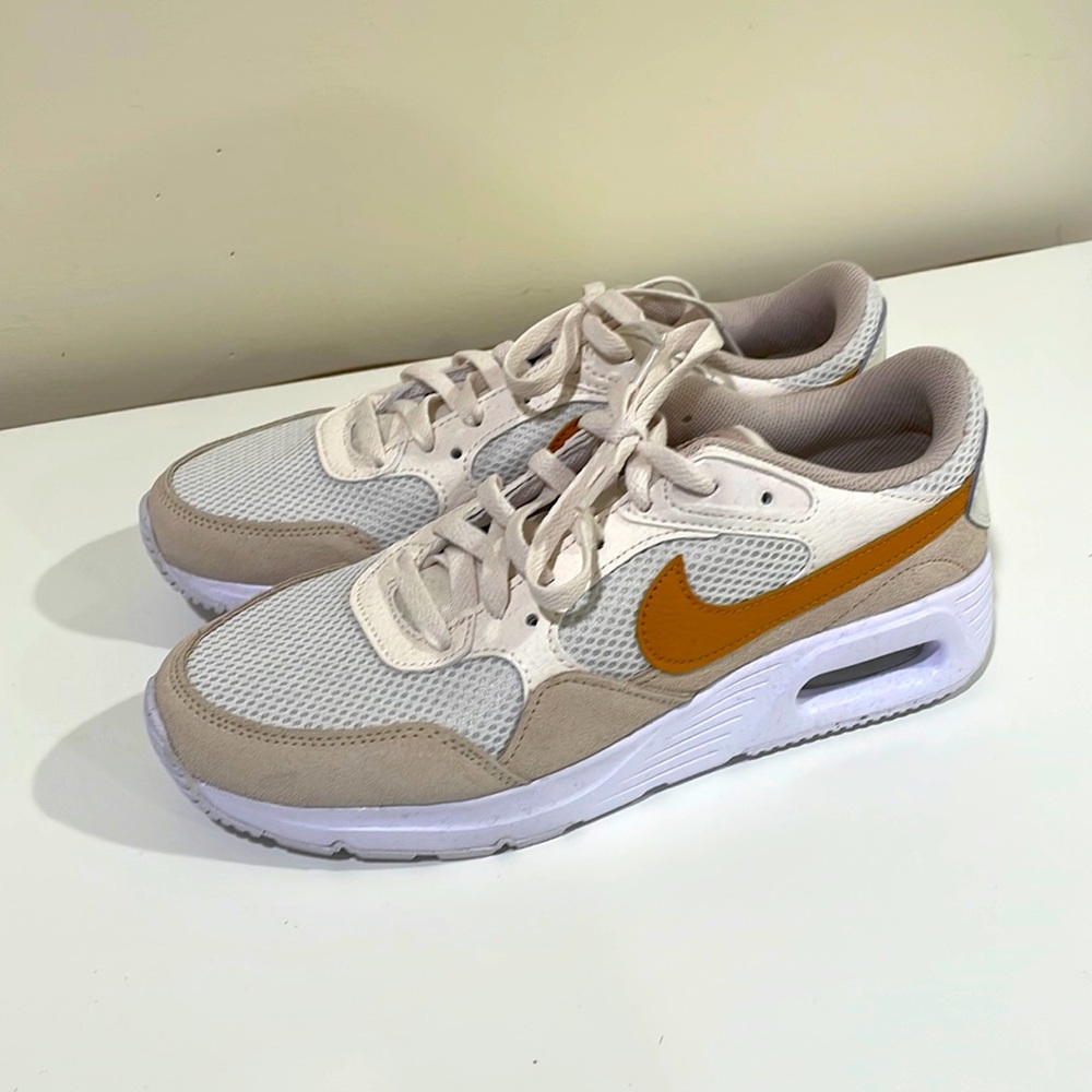 Brand new women size 9